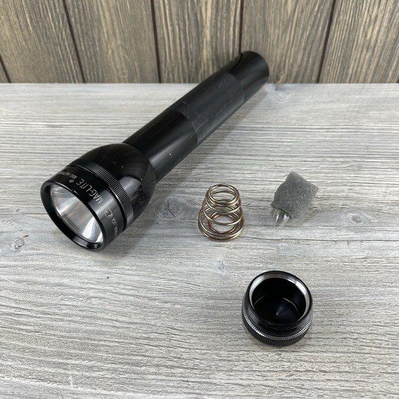 Vtg 10" Mag Lite Instrument 3D Cell Flashlight Ontario CA With Extra Light Bulb - Picture 16 of 16